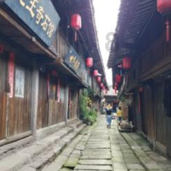 大模型观察|从训练到落地金融业,大模型“升级之路”面临哪些挑战?
